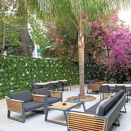 Saint Georges Hotel 4*