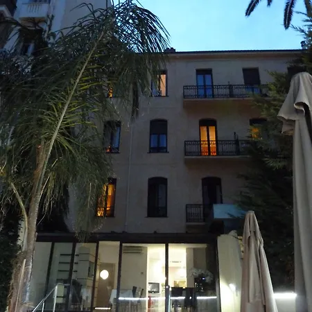 Saint Georges Hotel 4*